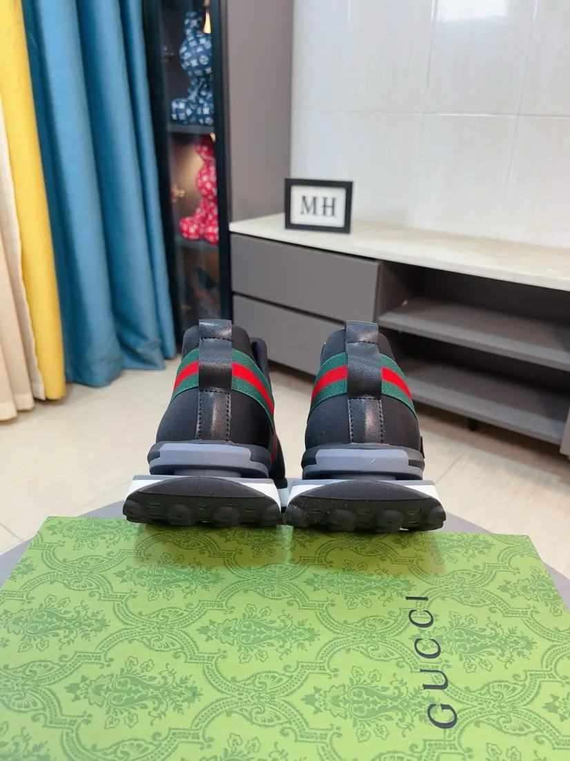 Factory price 458🌹🌹GUCCI [Gucci] New high-end brand of men's shoes, the latest fashionable casual men's shoes, trendy and versatile style, relaxed and sporty style, uppers imported from Italy, first-layer cowhide, genuine leather lining and ultra-fine workmanship. Original personalized fashionable rubber wear-resistant outsole, light and comfortable on the foot, size 38-44